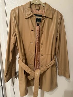 Danier Beige/Tan Leather Button-Up Jacket